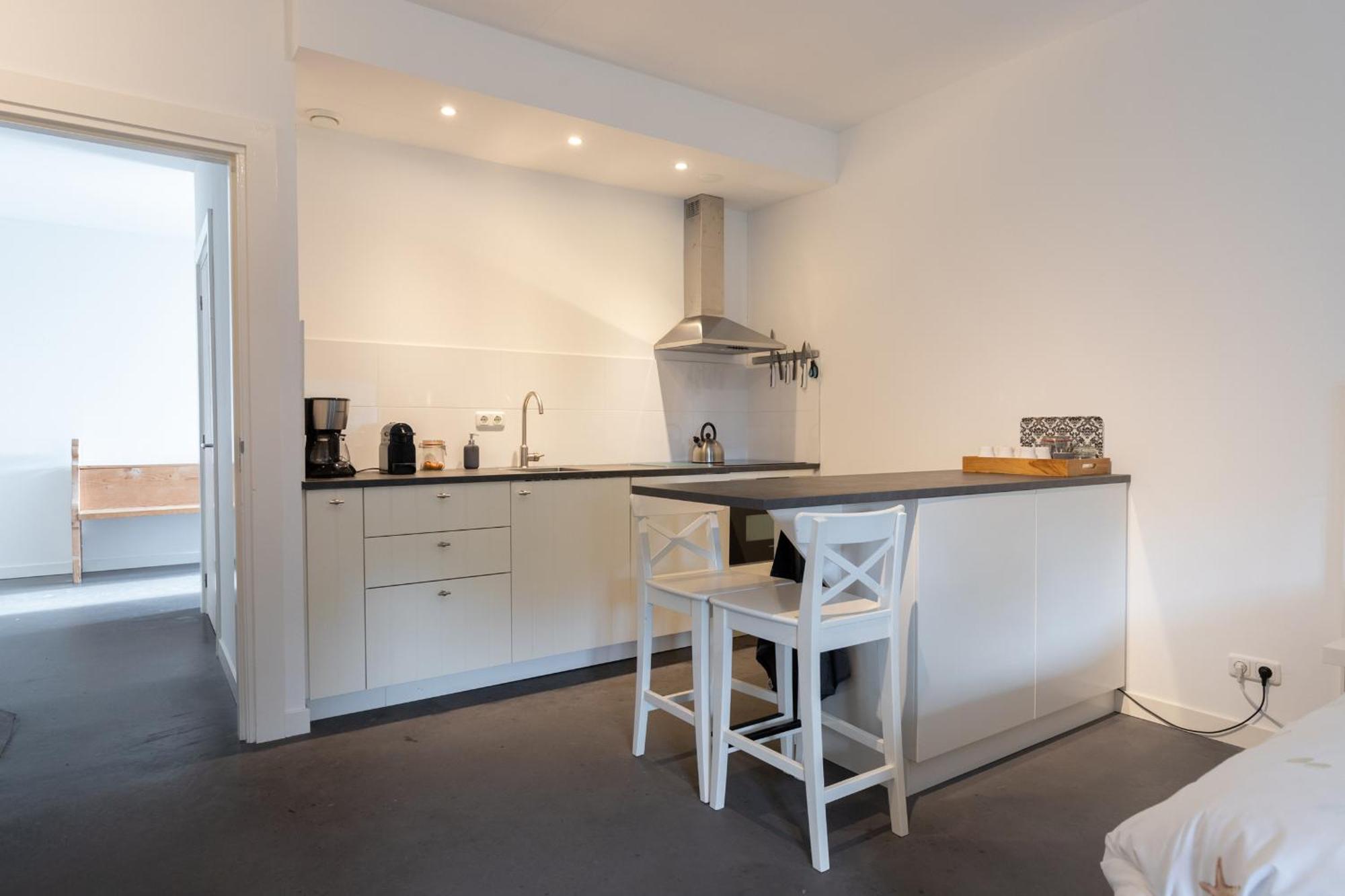 Iselmarpleats Comfortabele Studio Met Badkamer Gaast Exterior foto